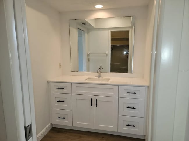 Building Photo - 5831 Monroe Rd