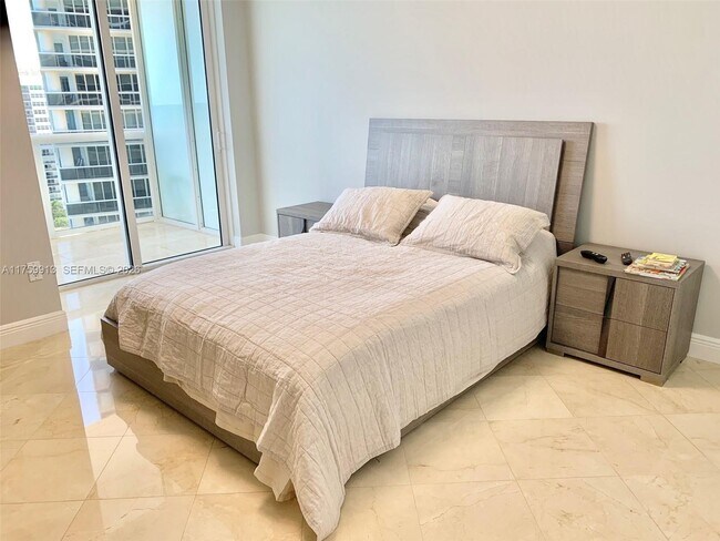 Building Photo - 1830 S Ocean Dr