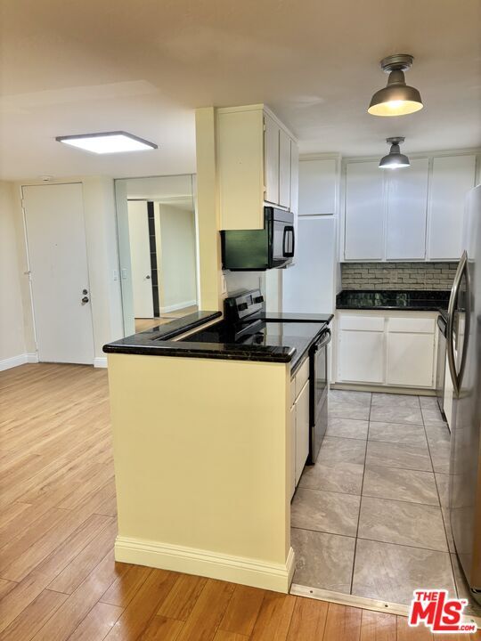 Building Photo - 6526 Ocean Crest Dr