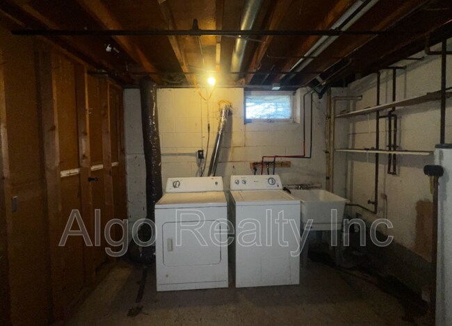 Building Photo - 7725 Tessman Dr