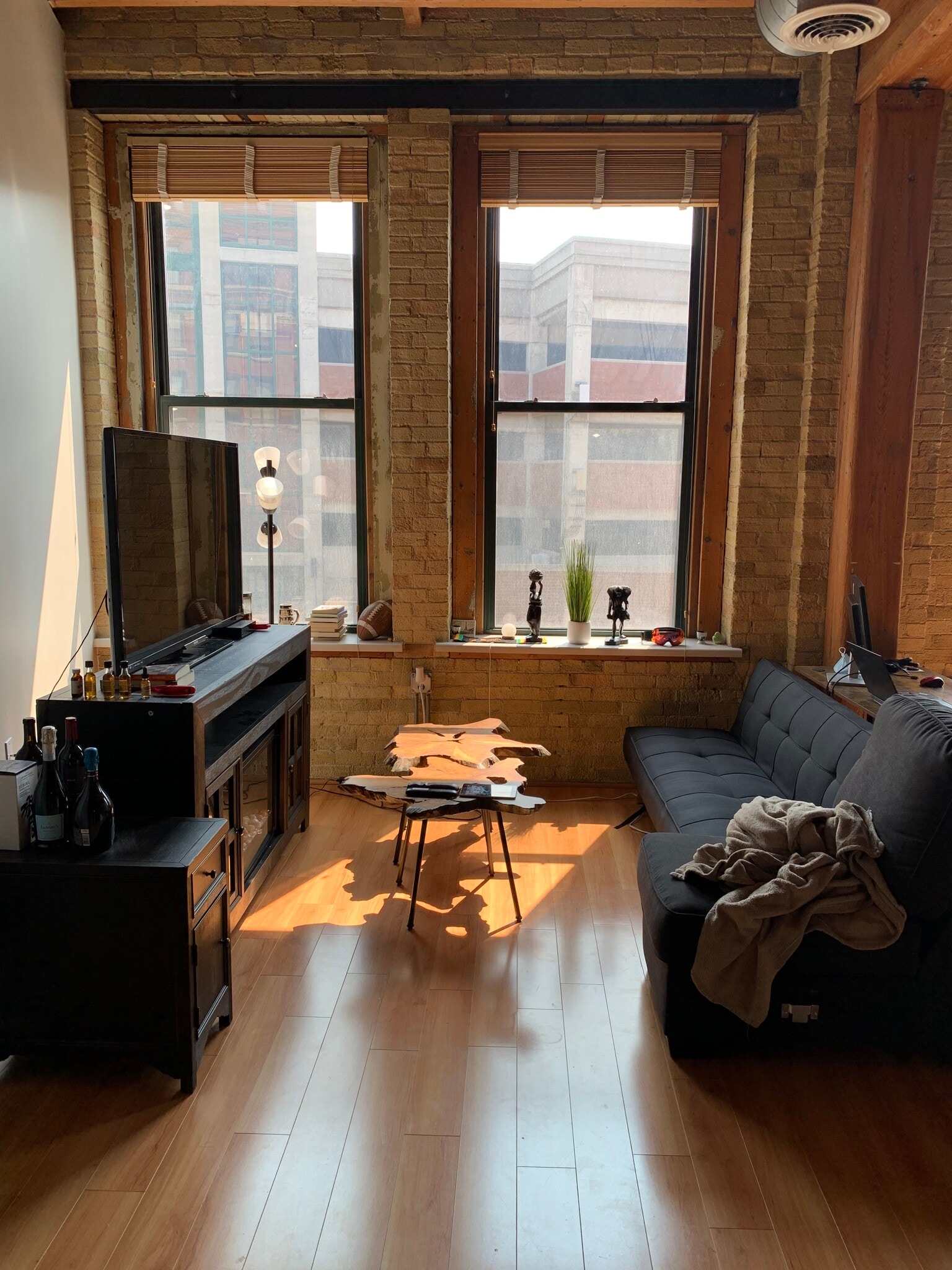 Building Photo - 141 N Water St