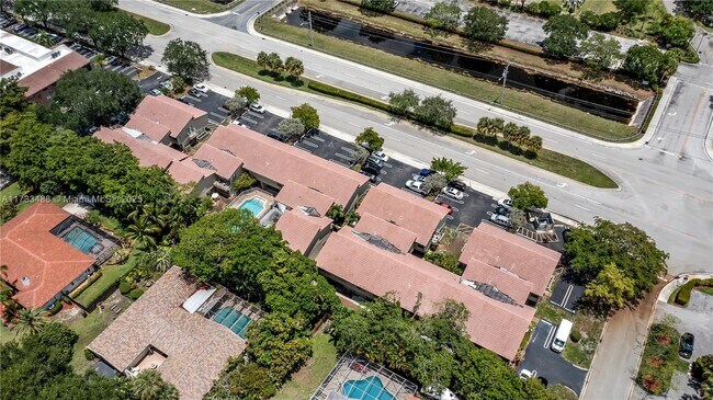 Building Photo - 2530 Coral Springs Dr