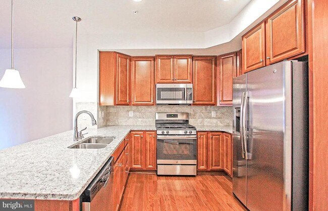 Building Photo - 13652 Endeavour Dr