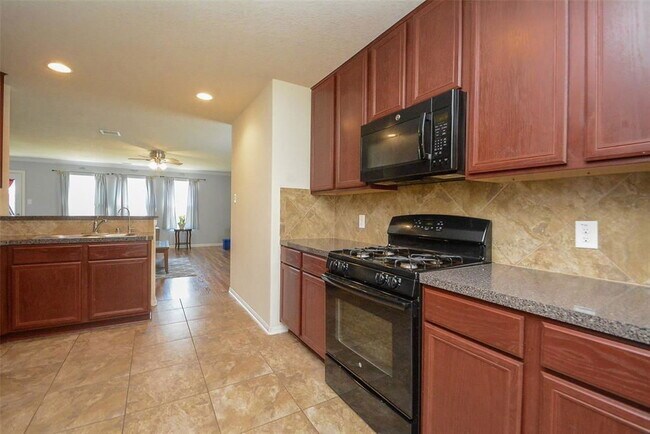 Building Photo - 9930 Swallow Dr