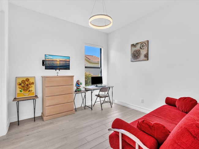 Building Photo - 8928 Bastille Cir E