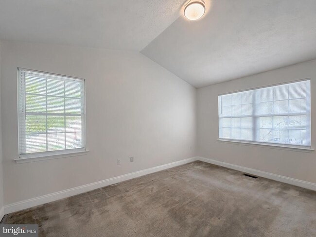 Building Photo - 46231 Sylvan Ct