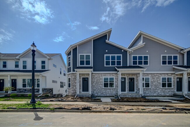 Building Photo - 4873 Lacy Rd