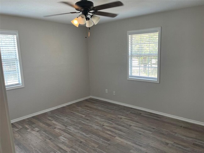 Building Photo - 146 Tupelo 2 N