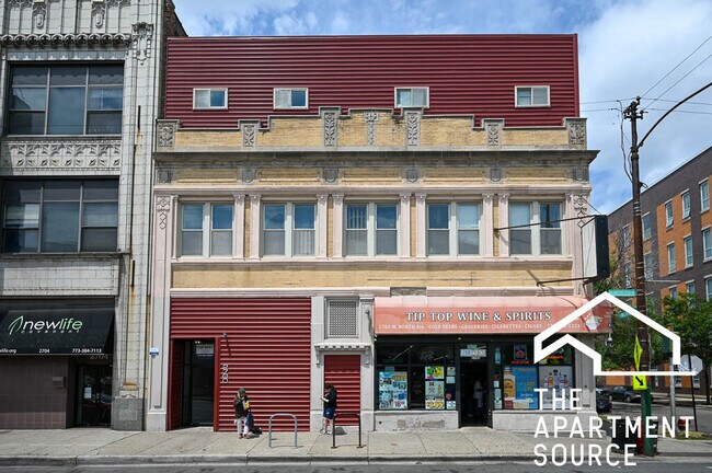 Building Photo - 2700 W North Ave