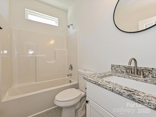 Building Photo - 1349 Russell St