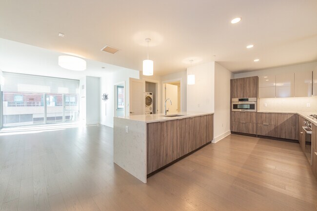Building Photo - 9 Ave at Port Imperial