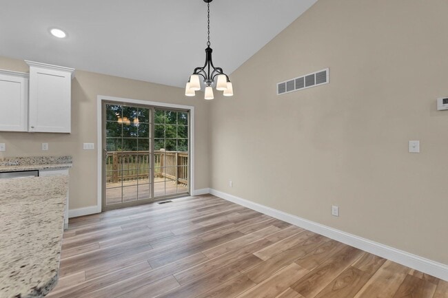 Building Photo - Charming 3 Bedroom, 2 Bathroom Home in Jac...