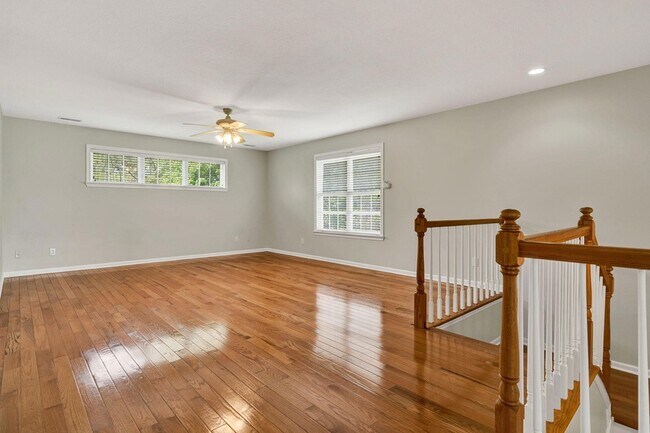 Building Photo - 3064 Igou Crossing Dr