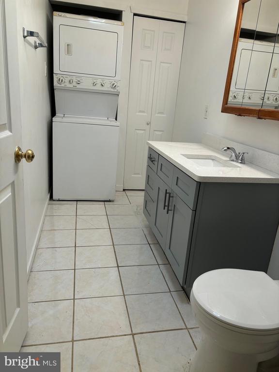 Building Photo - 101 Gregorys Way