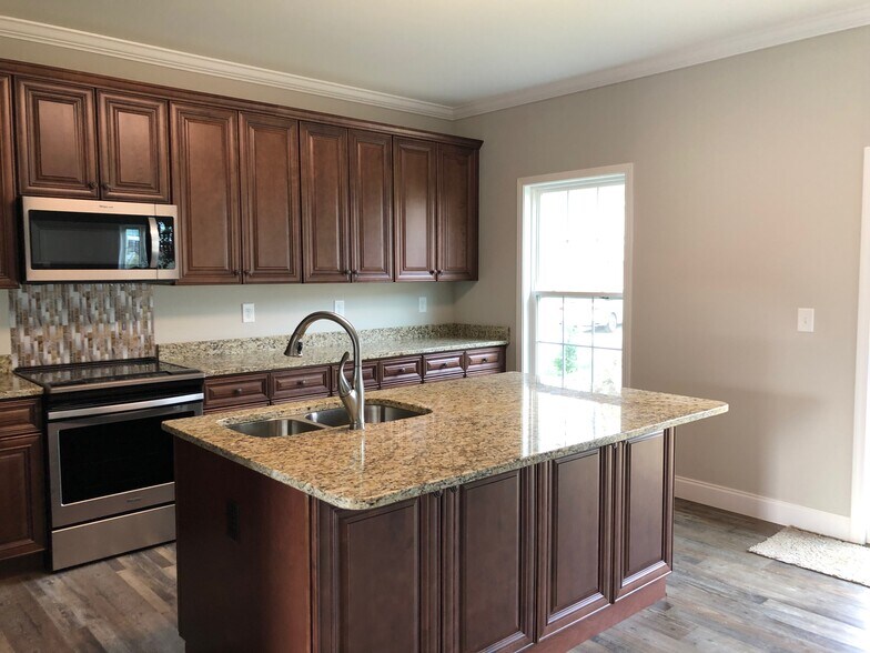 Building Photo - 185 Ridge Pointe Dr