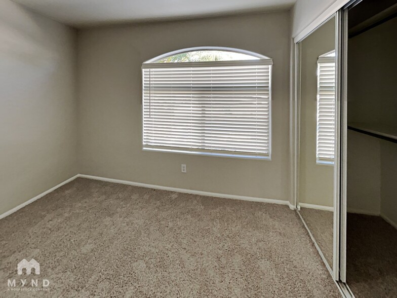 Building Photo - 12325 W El Nido Ln