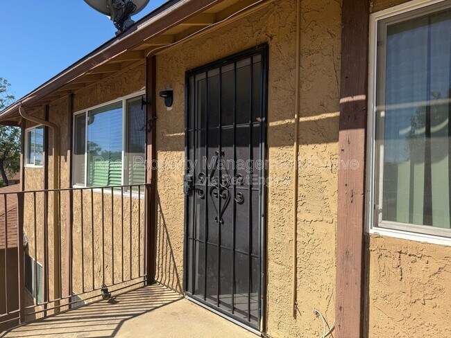 Building Photo - 3302 W Loma Ln