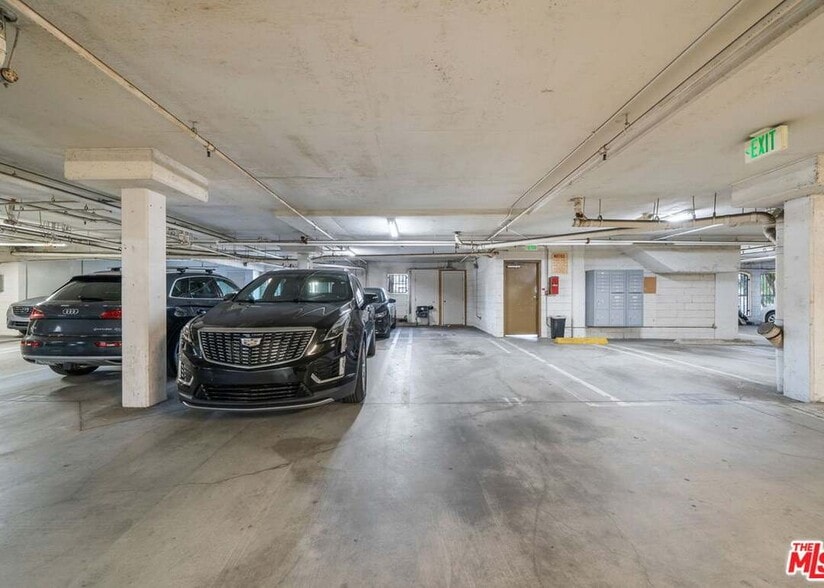 Building Photo - 7037 La Tijera Blvd