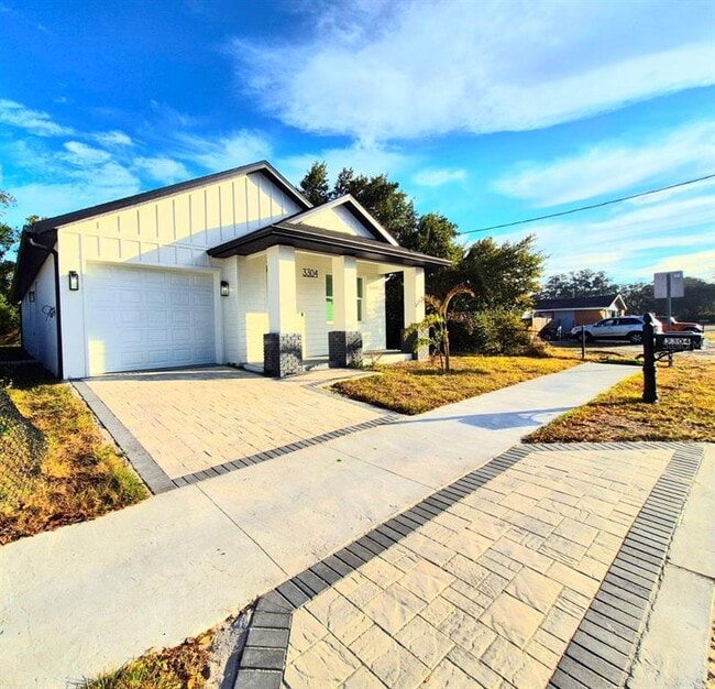 Building Photo - 3304 E North Bay St