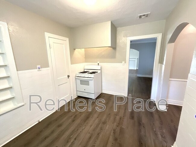 Building Photo - 1618 N Birmingham Pl