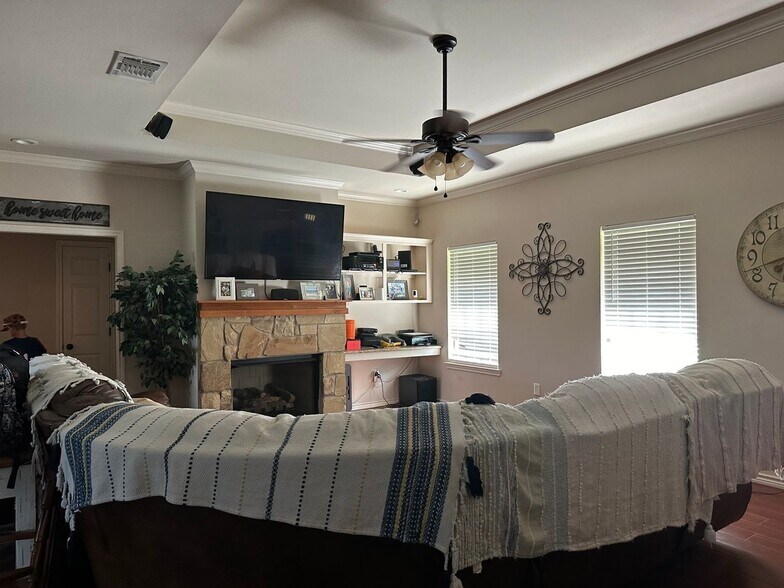 Building Photo - 885 Box Car Rd