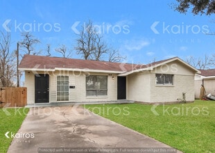 Building Photo - 304 Robbie St