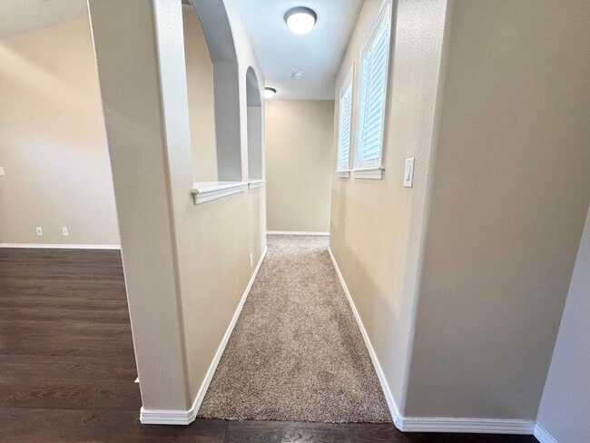 Building Photo - Modern and Updated 3bd/2b Home for Rent in...