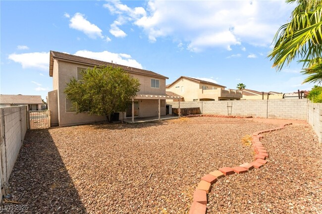 Building Photo - 906 Mandolin Way