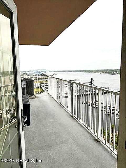 Building Photo - 400 E Bay St