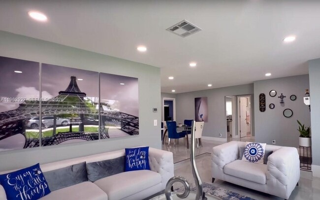 Building Photo - 8275 Shadow Wood Blvd