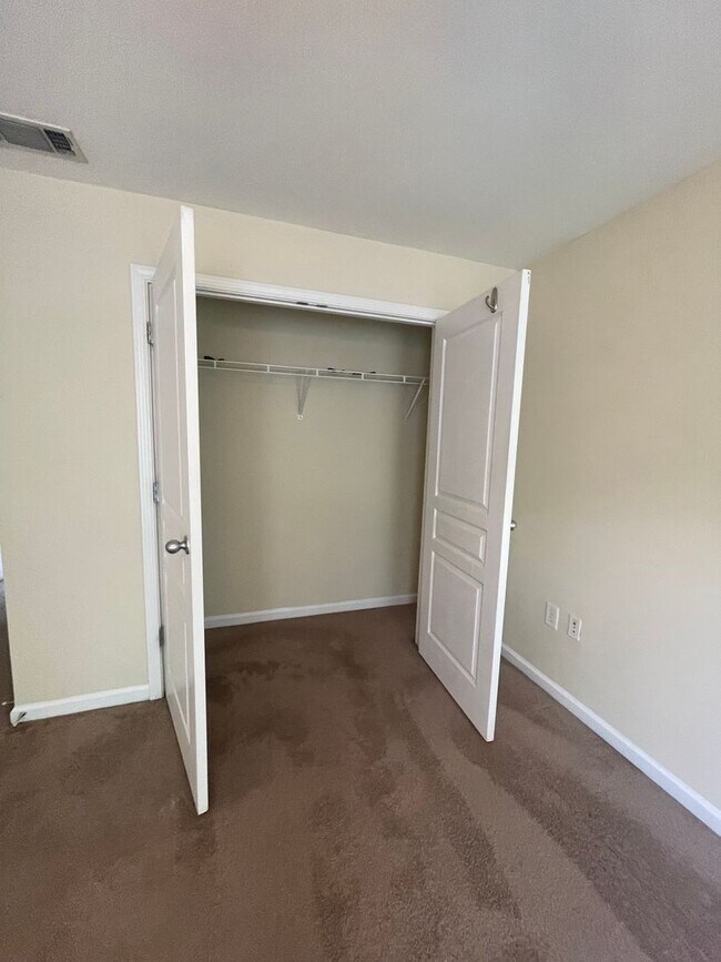 Building Photo - 14-1413 Ordonez