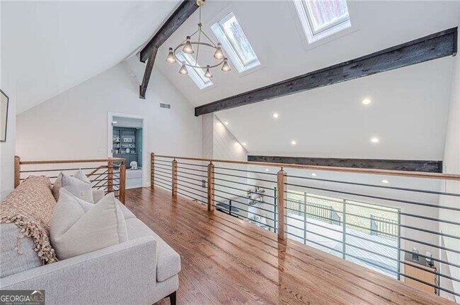 Building Photo - 4562 Columns Dr SE