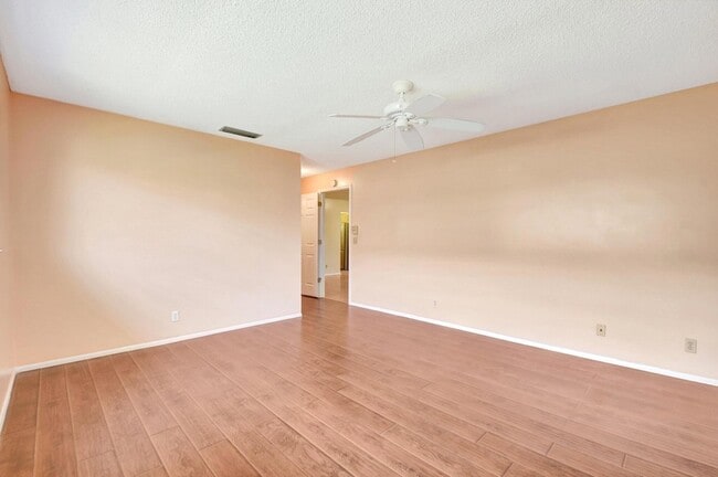 Building Photo - 5730 Fernley Dr E