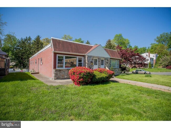 Building Photo - 176 Juniper Rd