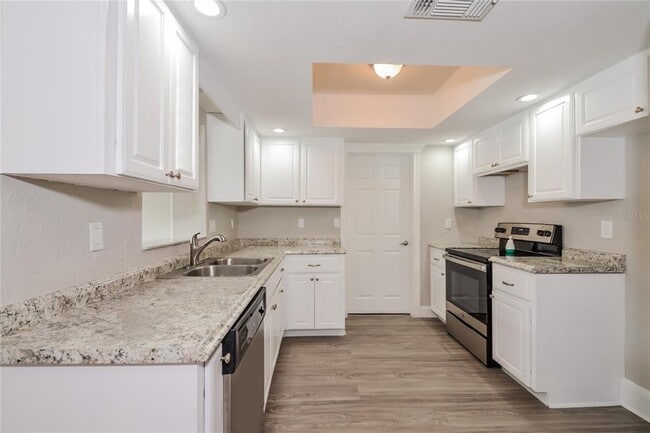 Building Photo - 4820 Camus St