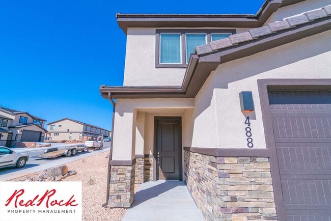 Building Photo - 3 Bedroom Hurricane Townhome With Scenic Views