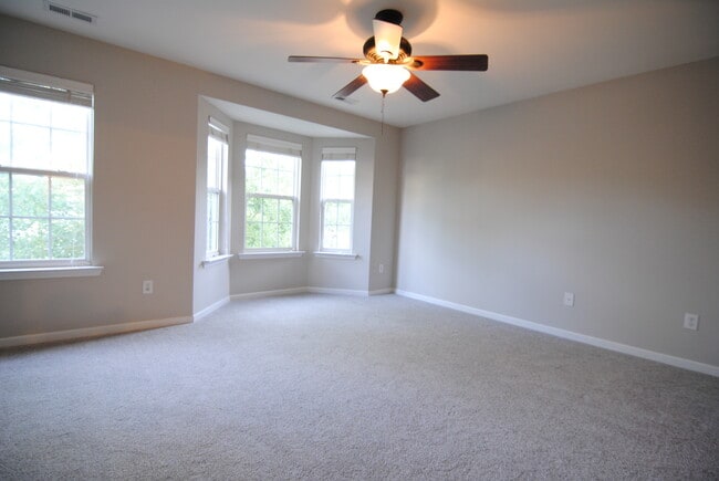 Building Photo - 10722 Edmundson Ave