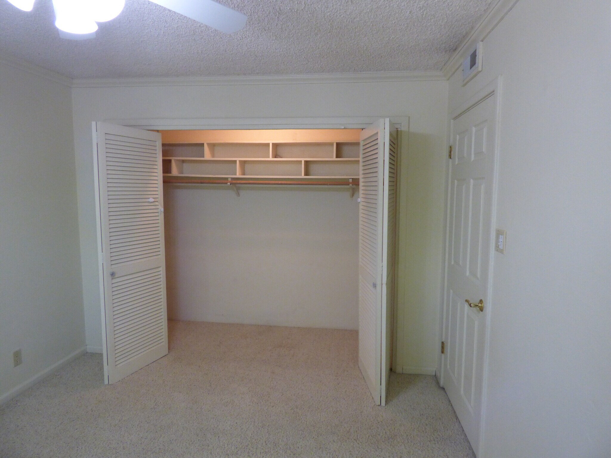 2nd Bedroom Closet - 6016 S Land Park Dr