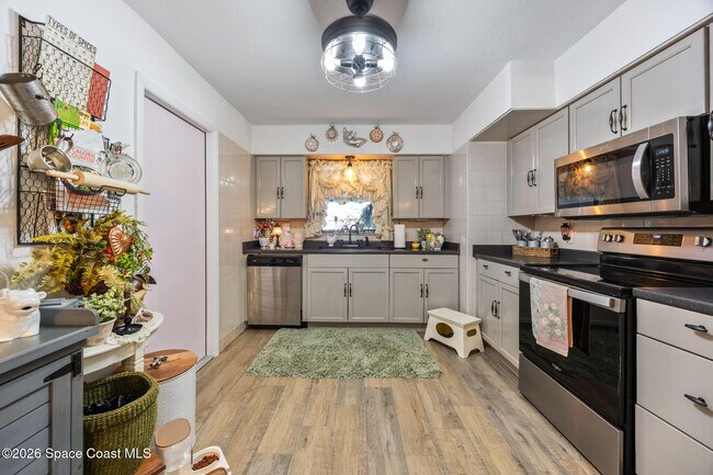 Building Photo - 229 NE 1st St