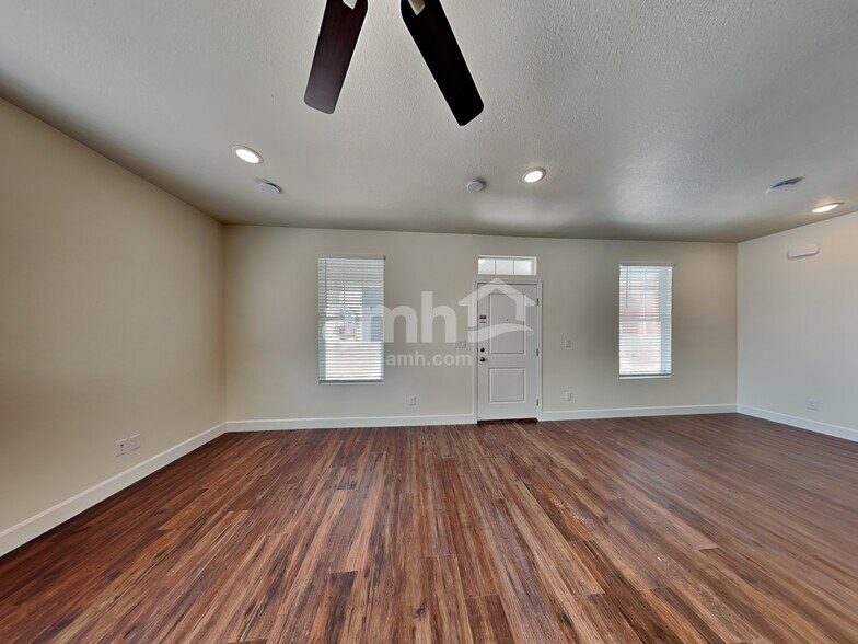 Building Photo - 6064 W Copper Hawk Dr