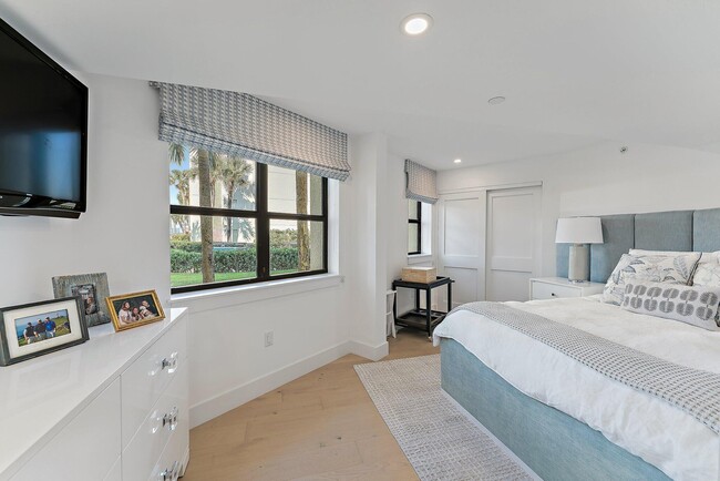 Building Photo - 19800 Sandpointe Bay Dr