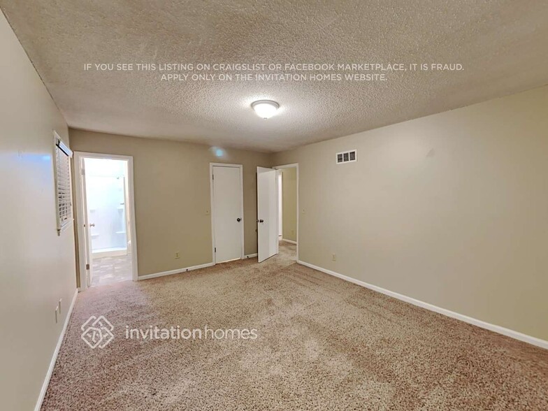 Building Photo - 960 Hunterhill Dr