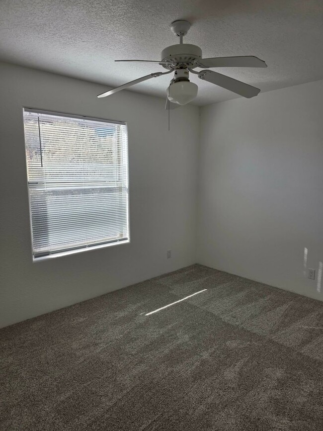 Building Photo - Casita in Corrales