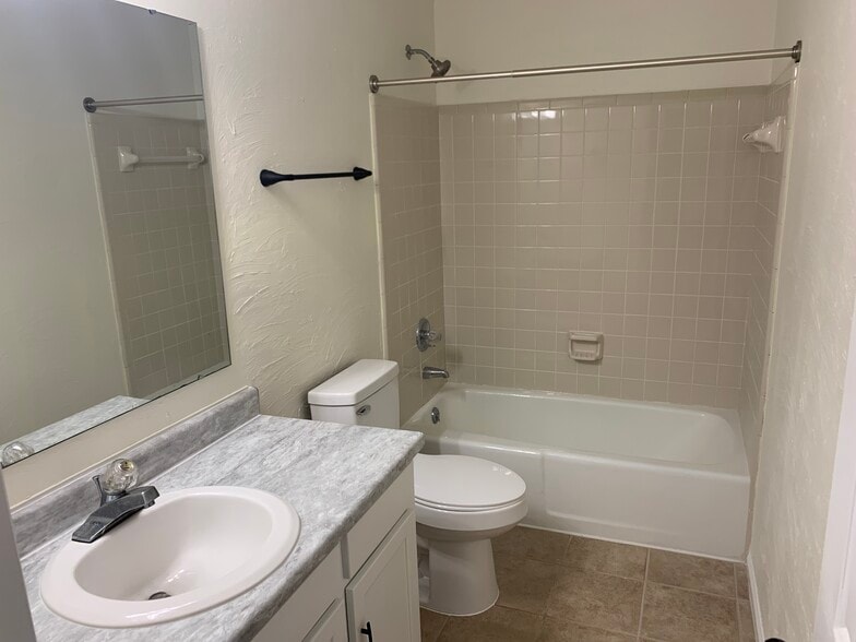 Building Photo - 7150 Winery Ln