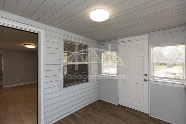 Building Photo - 3303 Jones St