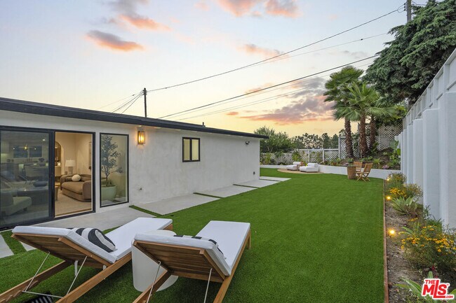 Building Photo - 4600 Don Quixote Dr