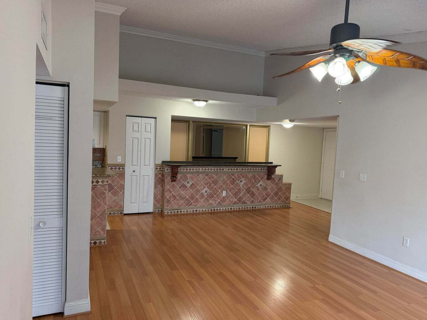 Building Photo - 1500 Crestwood Ct S