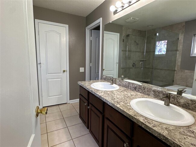 Building Photo - 30747 Burleigh Dr