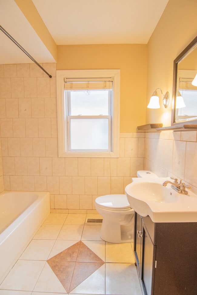 Building Photo - 12123 S Lafayette Ave