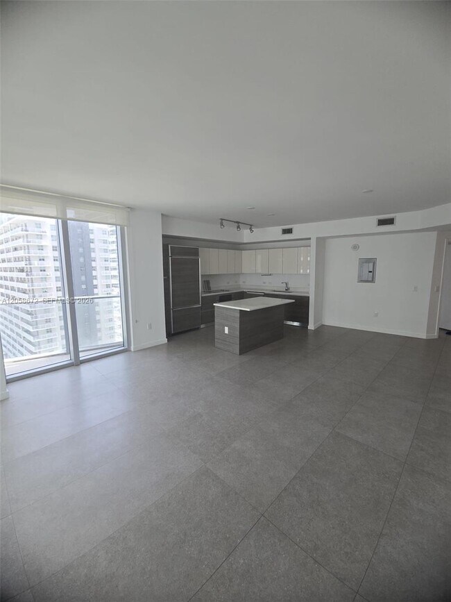 Building Photo - 1100 S Miami Ave